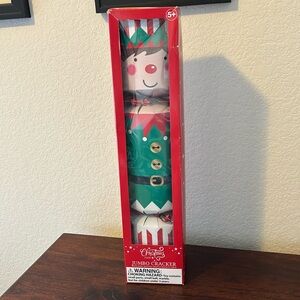 Christmas Time Jumbo Elf Christmas Cracker with hats, jokes & novelty gifts